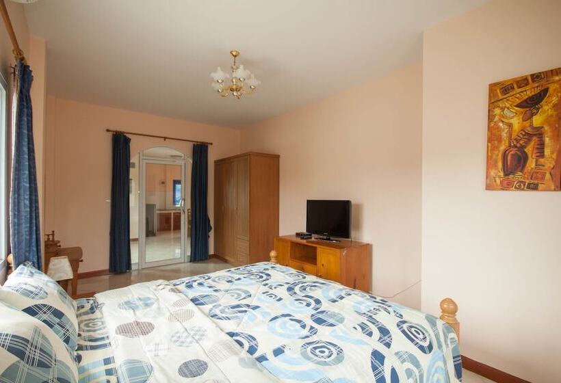 בית מלון כפרי Narnia Resort Pattaya 2