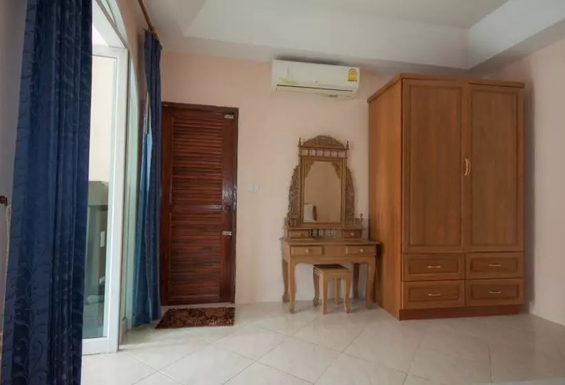 בית מלון כפרי Narnia Resort Pattaya 2