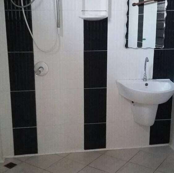 בית מלון כפרי Narnia Resort Pattaya 2