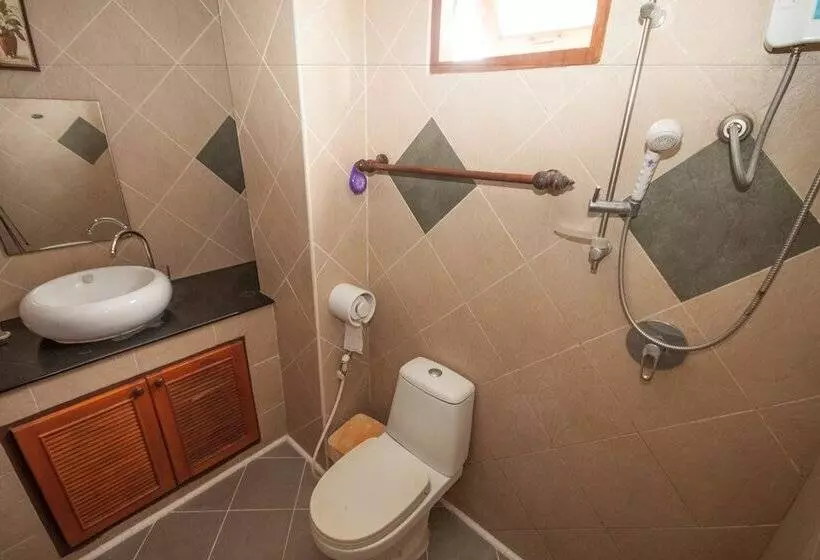 בית מלון כפרי Narnia Resort Pattaya 2