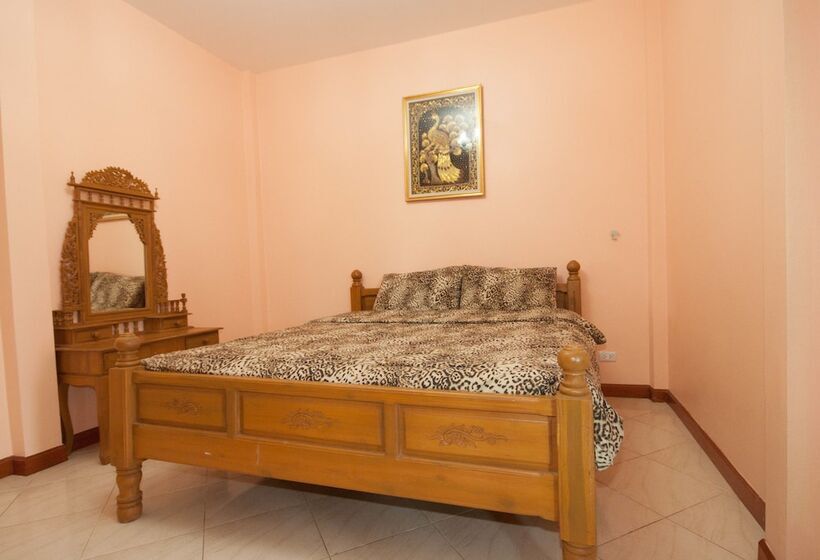 בית מלון כפרי Narnia Resort Pattaya 2