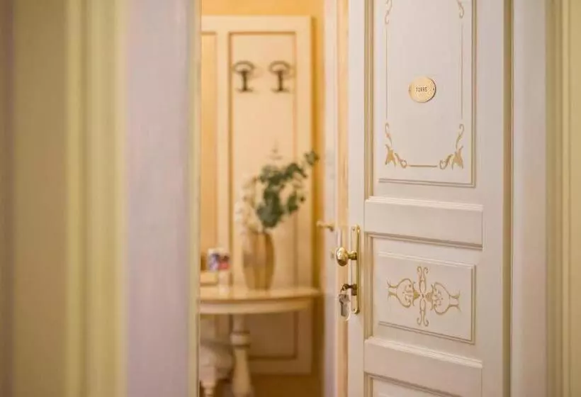 هتل Navona Tower Relais