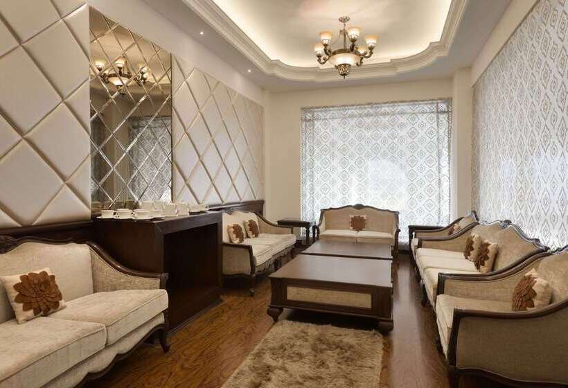 호텔 Ramada Plaza By Wyndham Chandigarh Zirakpur