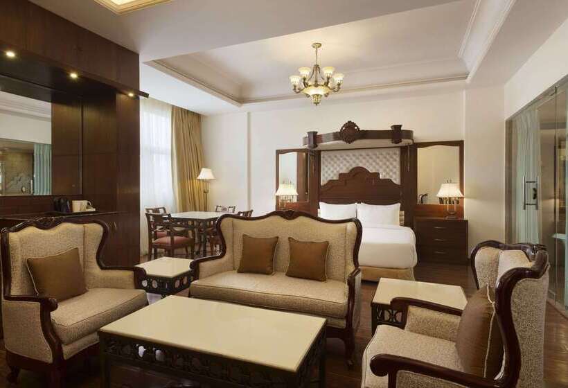 호텔 Ramada Plaza By Wyndham Chandigarh Zirakpur