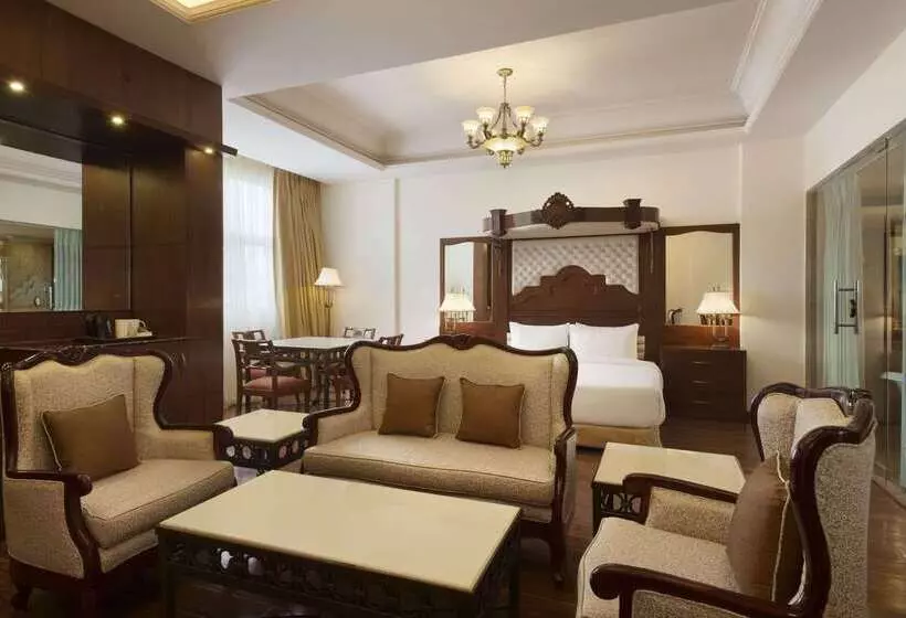 هتل Ramada Plaza By Wyndham Chandigarh Zirakpur