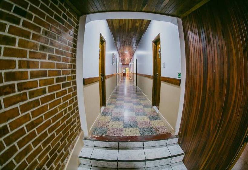 Hotel Tierra Colorada