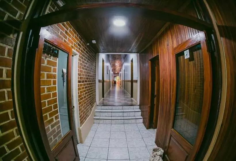 Hotel Tierra Colorada