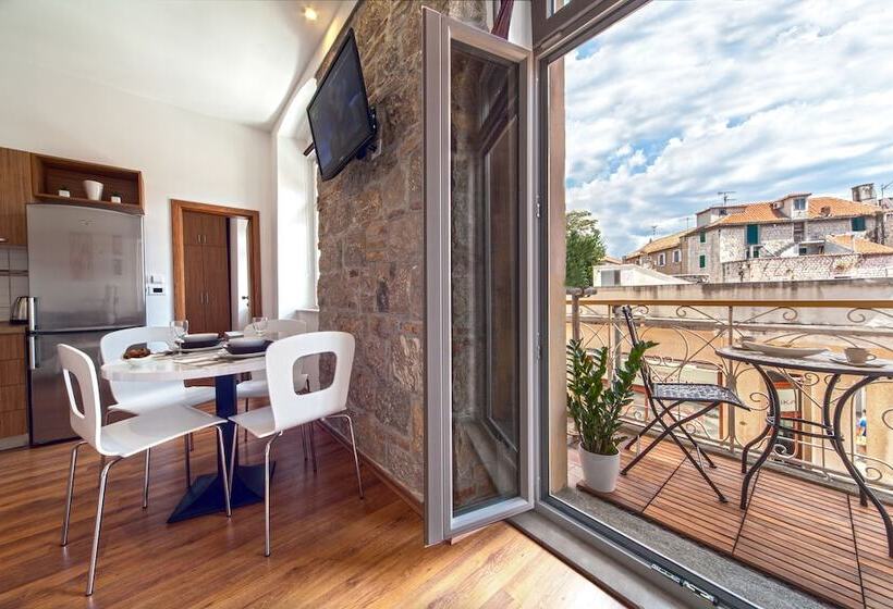 Marmontova Luxury Rooms