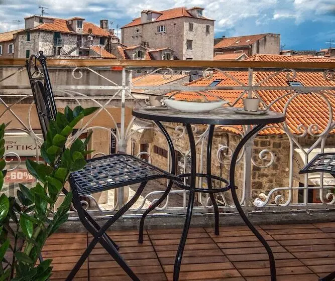 Marmontova Luxury Rooms