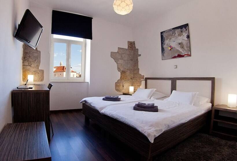 Marmontova Luxury Rooms