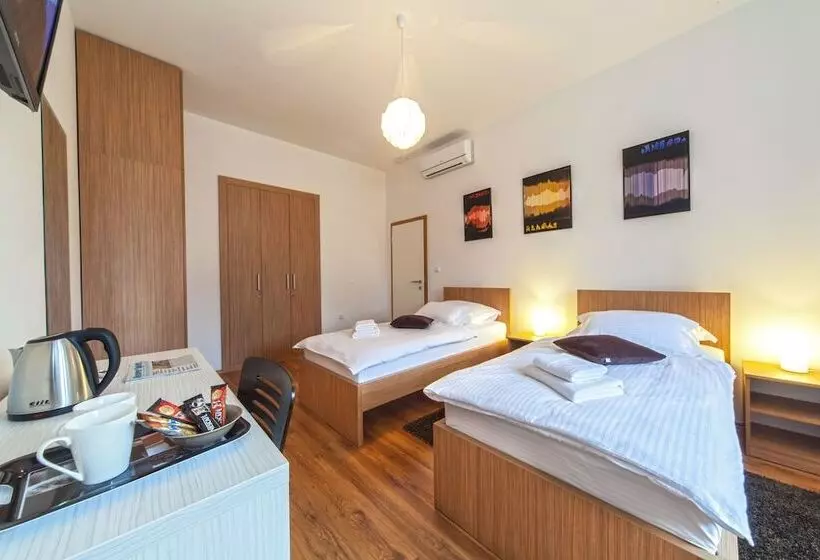 Marmontova Luxury Rooms