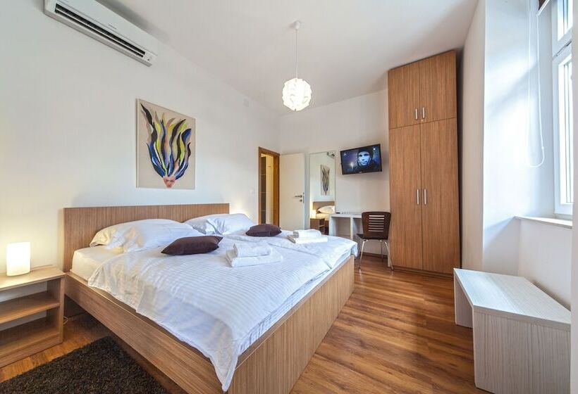 Marmontova Luxury Rooms