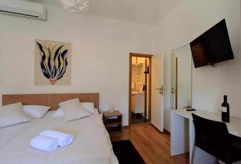 Marmontova Luxury Rooms