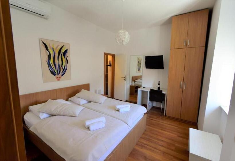 Marmontova Luxury Rooms