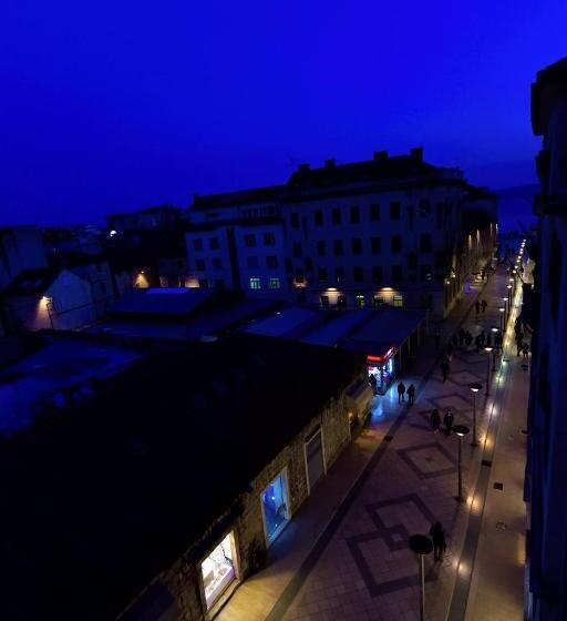 Marmontova Luxury Rooms