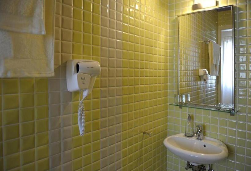 بنسيون Almyris