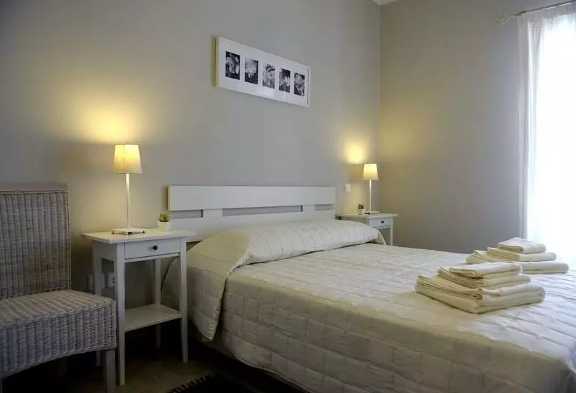 פנסיון Almyris