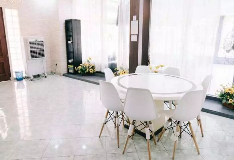 פנסיון Camelia Homestay