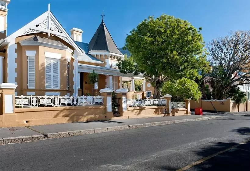 호스텔 Ashanti Gardens Guesthouse