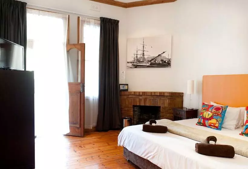 호스텔 Ashanti Gardens Guesthouse