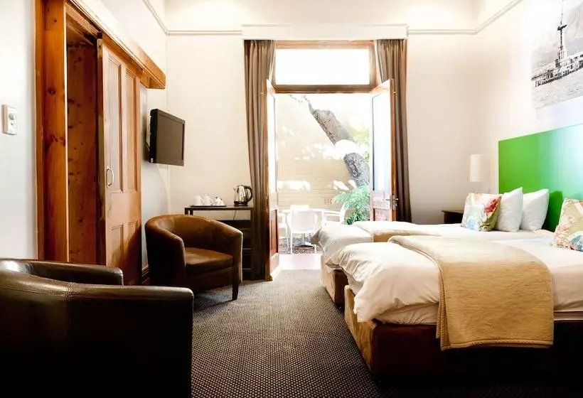 호스텔 Ashanti Gardens Guesthouse