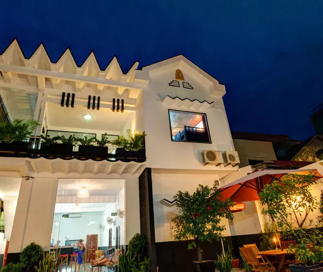 Общежитие Me Mates Villa