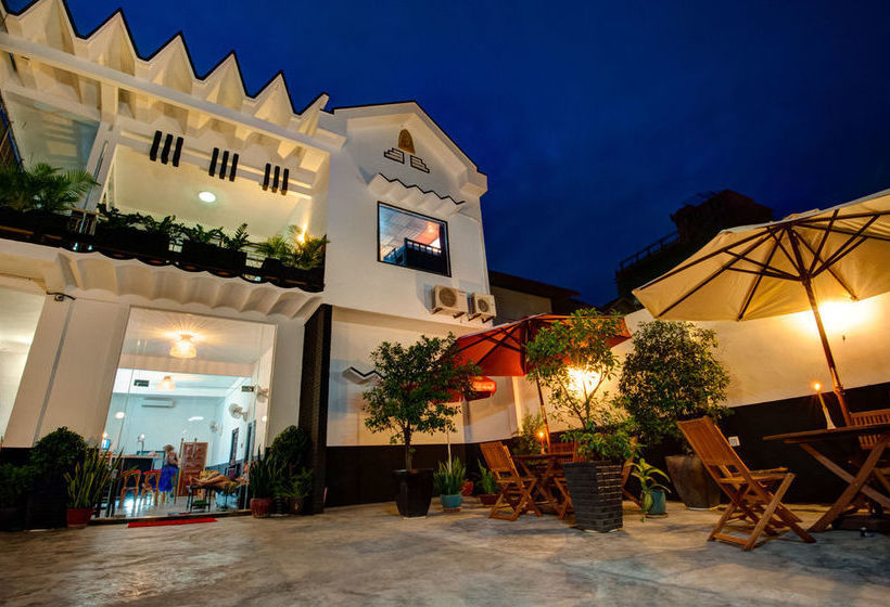 הוסטל Me Mates Villa