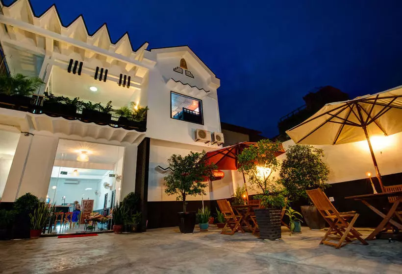 Общежитие Me Mates Villa