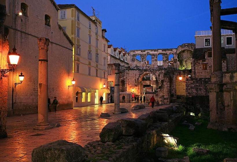 Bed and Breakfast La Porta Luxury Rooms