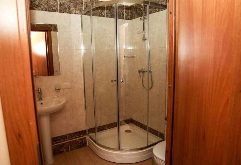 בית מלון כפרי Arkada