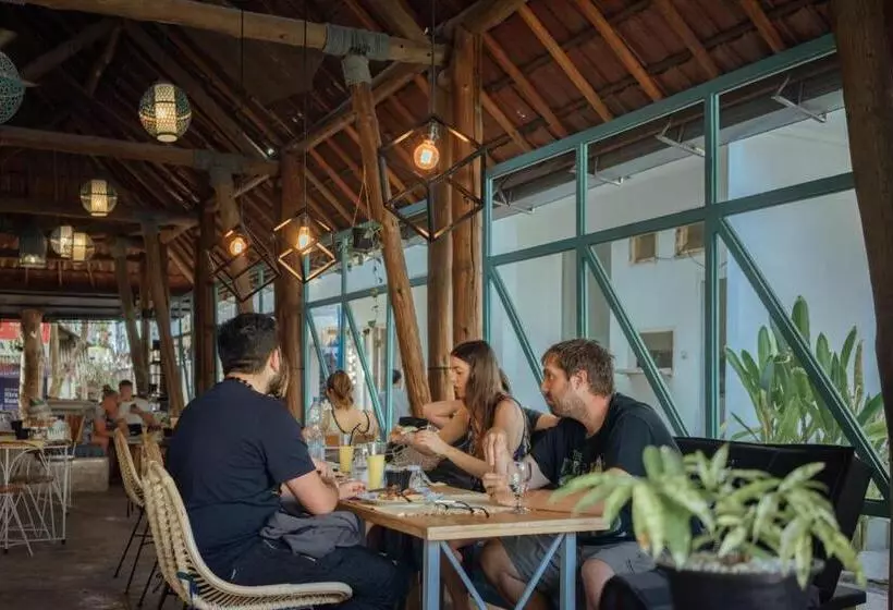 בית מלון כפרי Gili Amor Boutique Resort