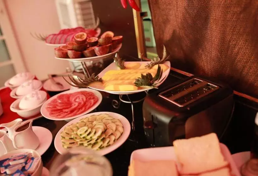 هتل Golden Sunset