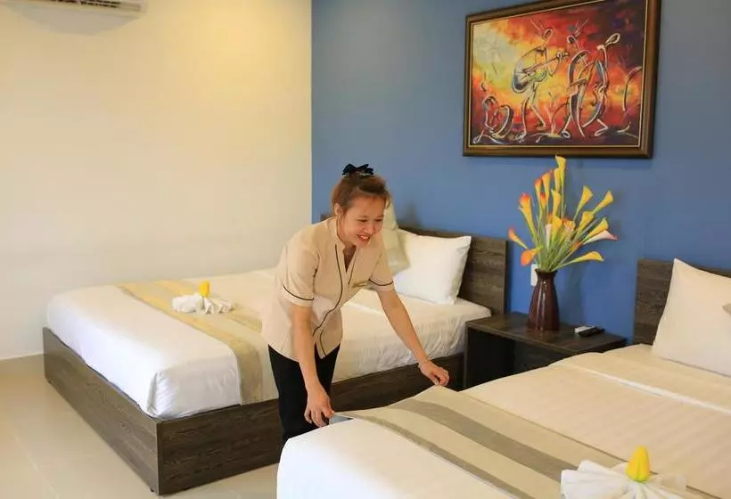 هتل Golden Sunset