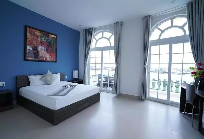 هتل Golden Sunset