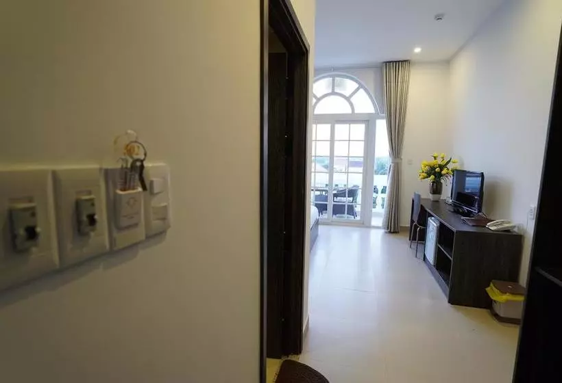 هتل Golden Sunset