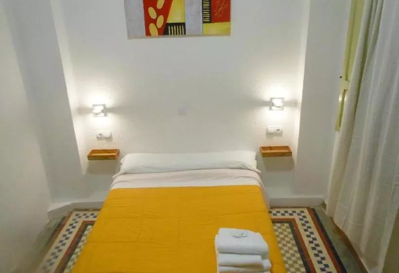 فندق Pensión Alicante By Moontels