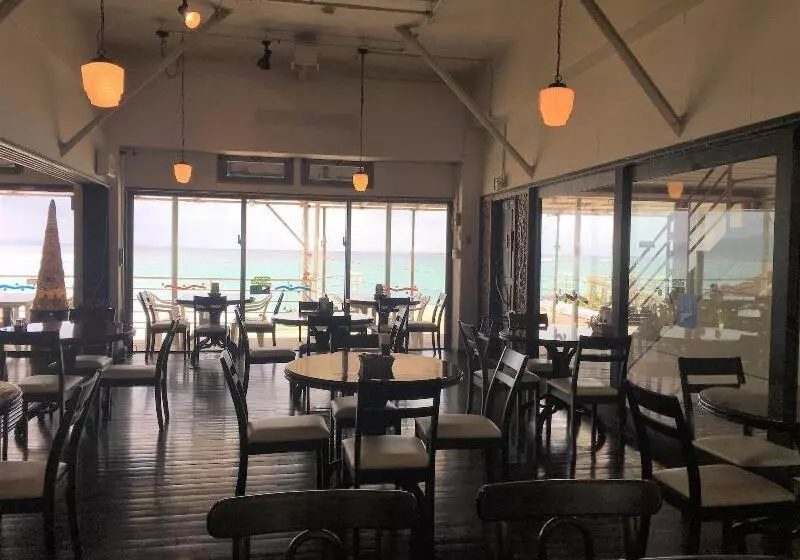 ホテル & Restaurant On The Beach Lue