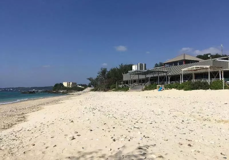 ホテル & Restaurant On The Beach Lue