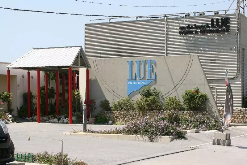 ホテル & Restaurant On The Beach Lue