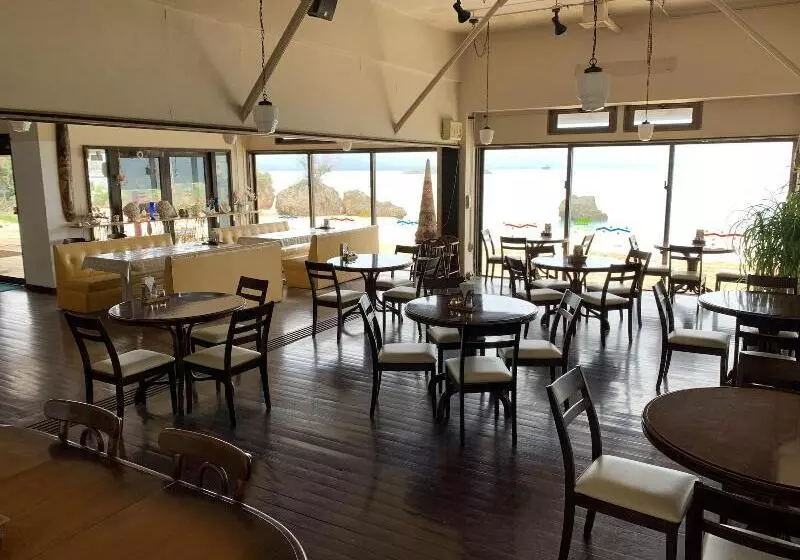 ホテル & Restaurant On The Beach Lue