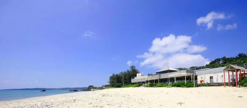 ホテル & Restaurant On The Beach Lue
