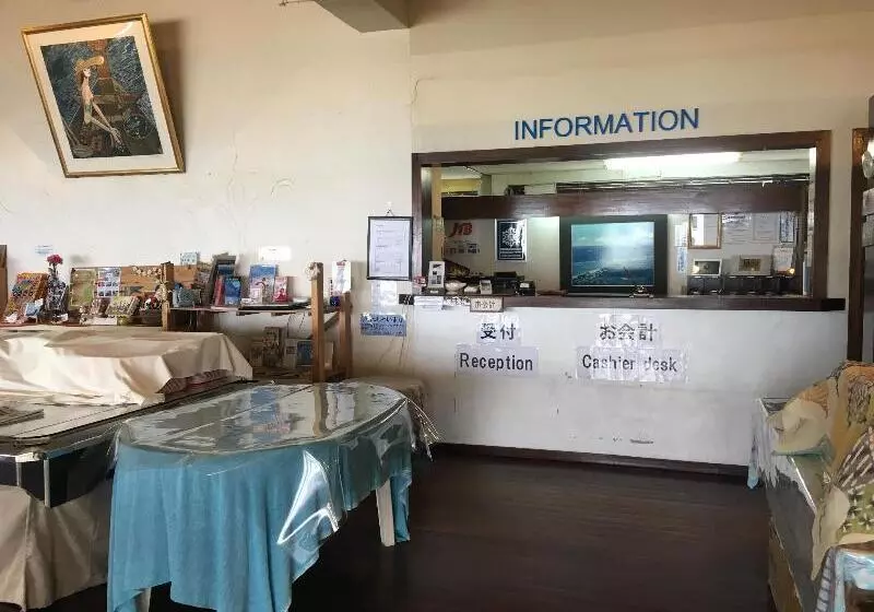 ホテル & Restaurant On The Beach Lue