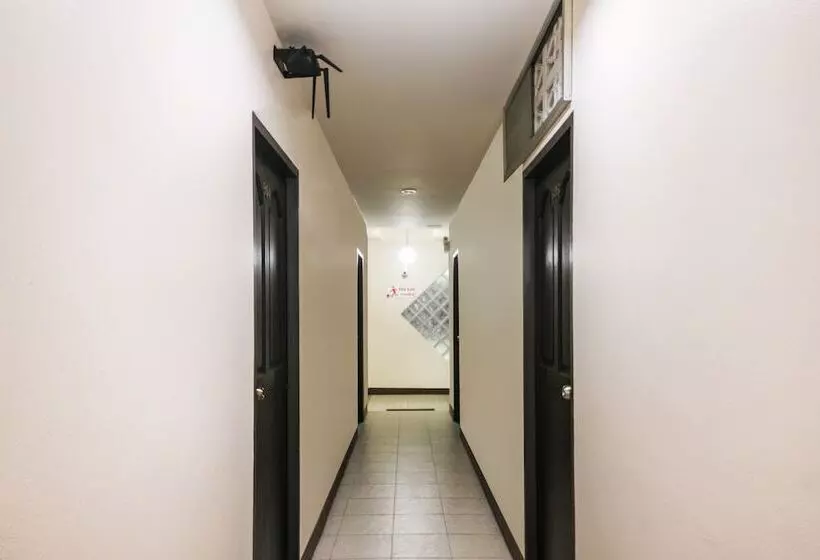 בית מלון כפרי Roar Inn Patong