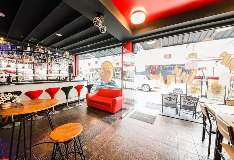 בית מלון כפרי Roar Inn Patong