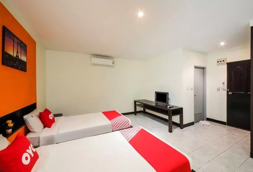 בית מלון כפרי Roar Inn Patong