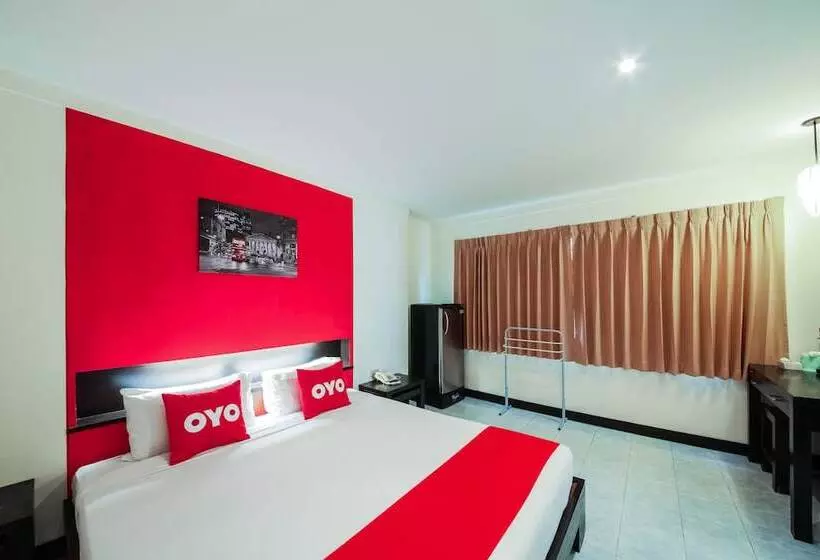 בית מלון כפרי Roar Inn Patong