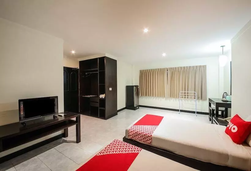 בית מלון כפרי Roar Inn Patong