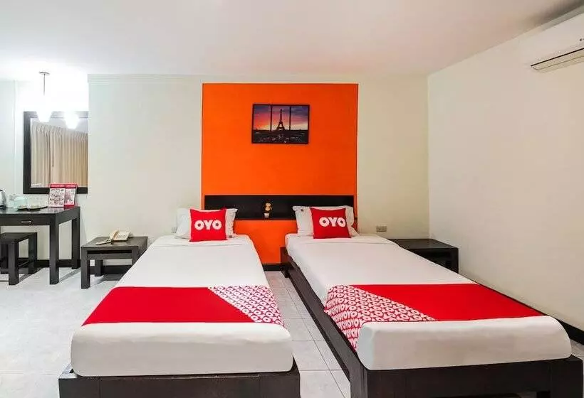 בית מלון כפרי Roar Inn Patong