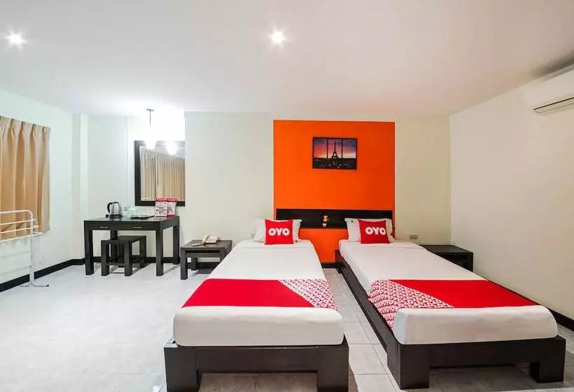 בית מלון כפרי Roar Inn Patong