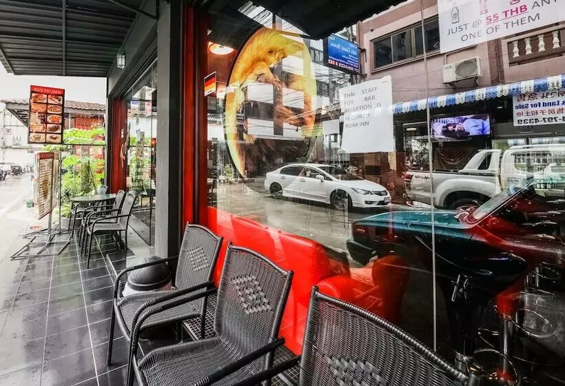 בית מלון כפרי Roar Inn Patong